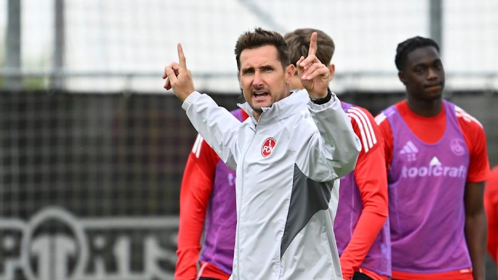 ue, 任何特别措, 担任职业队 ue, 任何特别措, 担任职业队