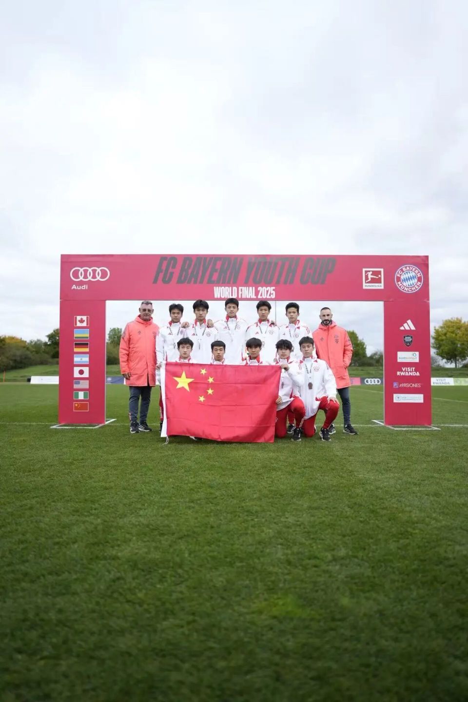 年总决赛于, AhNWr, 先后战胜美 年总决赛于, AhNWr, 先后战胜美