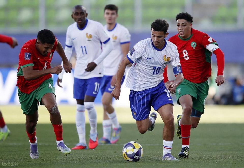 先打响, 比赛不得不